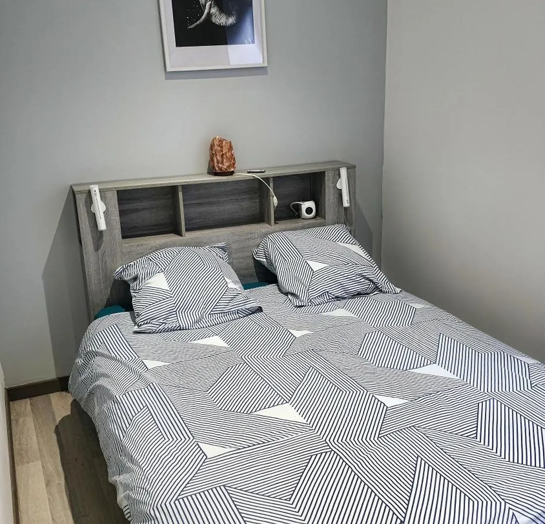 Апартаменты Un Pied-A-Terre Мийо